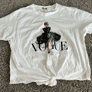 Women’s White Graphic T-Shirt Vouge